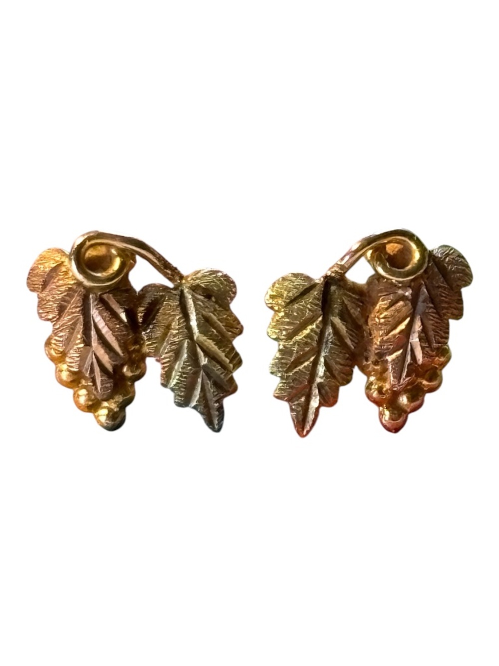 Landstrom's Black Hills Gold 10K Grape Leaf Stud Earrings Vintage